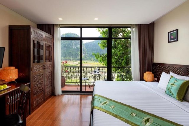 Deluxe Double Lake view